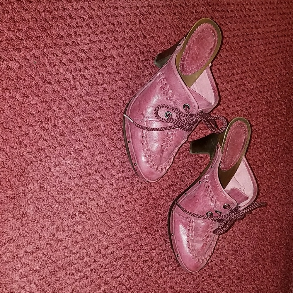 "LATIGO" LADIES LEATHER MULE HEELS SIZE 6.5